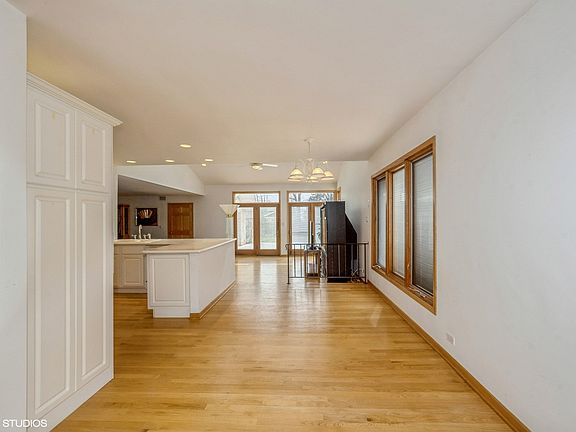 4th image of 4631 W Lake Ave