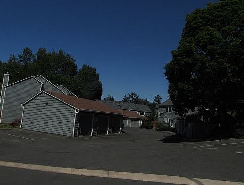 5th image of 20474 SW Rosa Dr