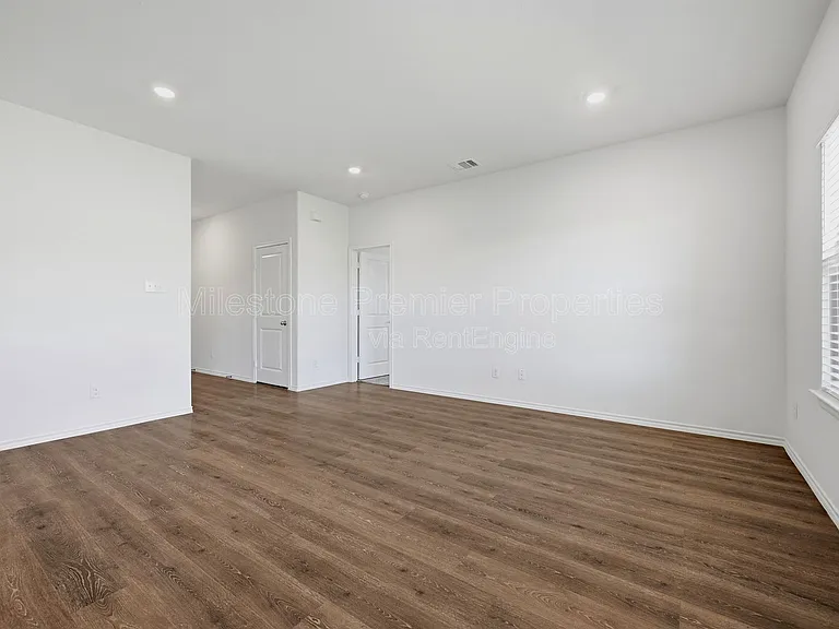 3311 Brookstone Dr — Photo 4