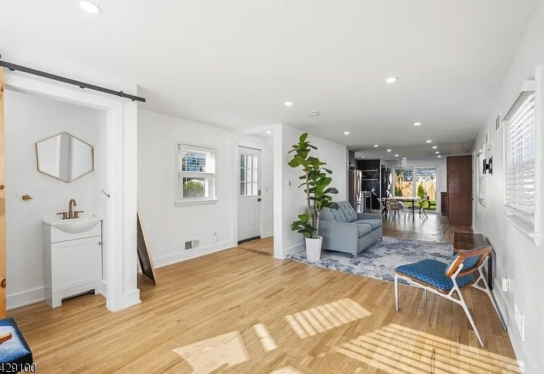 543 Springdale Ave #1 — Photo 4