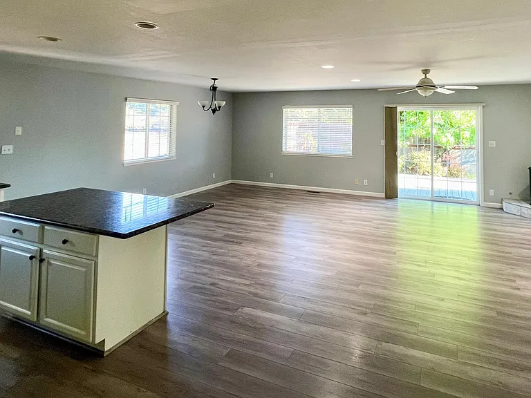 5297 Lone Pine Rd — Photo 5