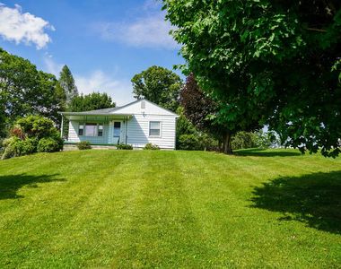 142 Washington Ave, Crab Orchard, WV, 25827