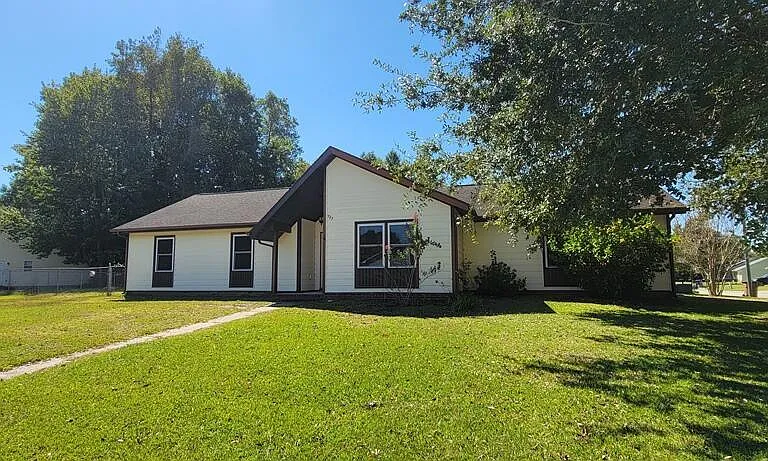 527 Raintree Cir — Photo 4