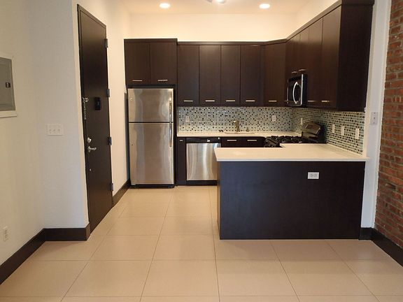 2nd image of 2571 22nd St APT 3D
