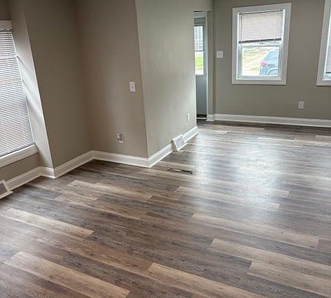 3rd image of 30 W Parkway Ave