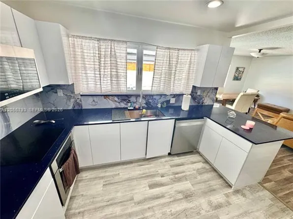 18701 Wentworth Dr #18701, Hialeah, FL 33015