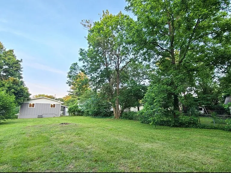 2537 N Johnston Ave — Photo 7