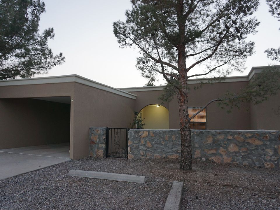 Carport, Courtyard and plenty of parking!