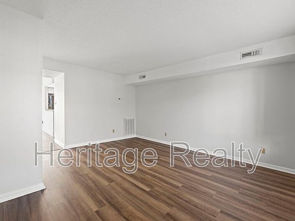 3rd image of 7914 Gleason Dr APT 1036
