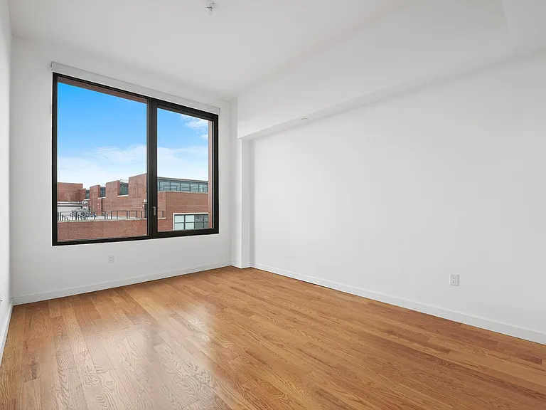 54 Noll St #833 — Photo 4