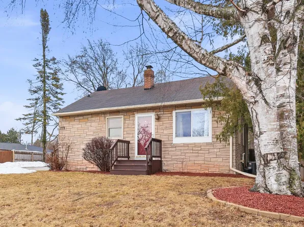 1779 Badger St, Green Bay, WI 54303