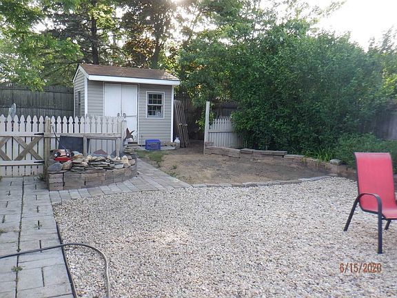 3rd image of 2810 Watch Hill Ave