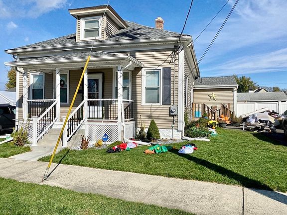 4th image of 1198 Montgomery St