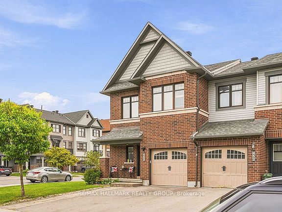 2nd image of 450 Brettonwood Rdg