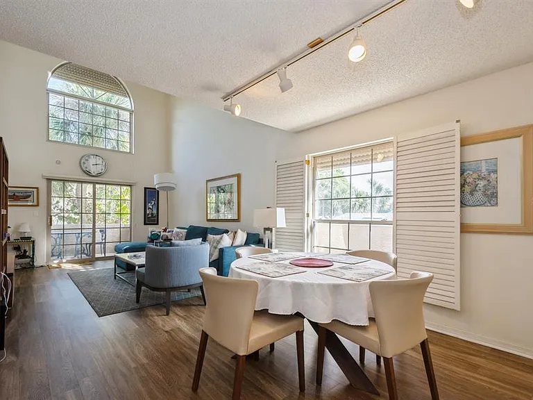 1195 Coquille St #309 — Photo 7