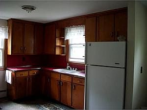 3rd image of 128 8th Ave
