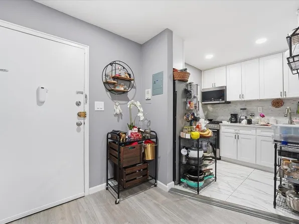 120 32nd Street image 6 of 17