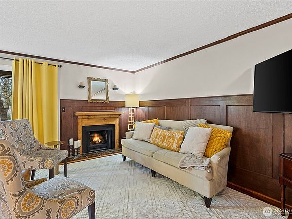 3rd image of 303 Kenyon Street NW #1D