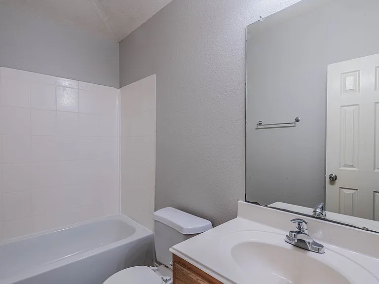 20926 Hamlet Ridge Ln — Photo 14