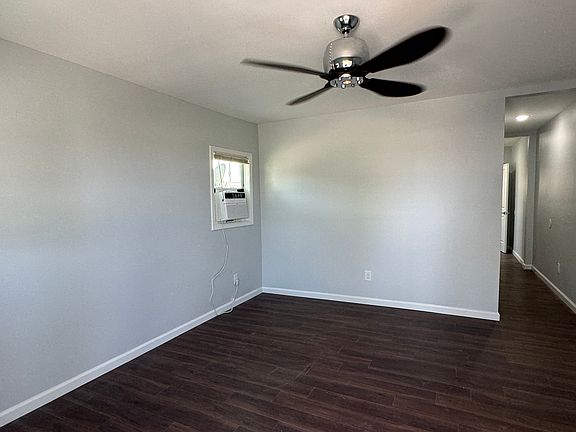 4th image of 4843 Old Dixie Hwy #B1