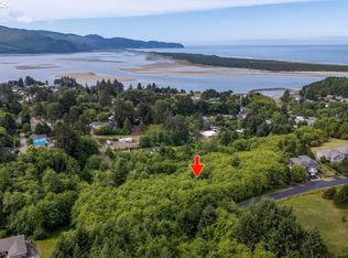 223 Holly Heights Ave, Tillamook, OR 97141