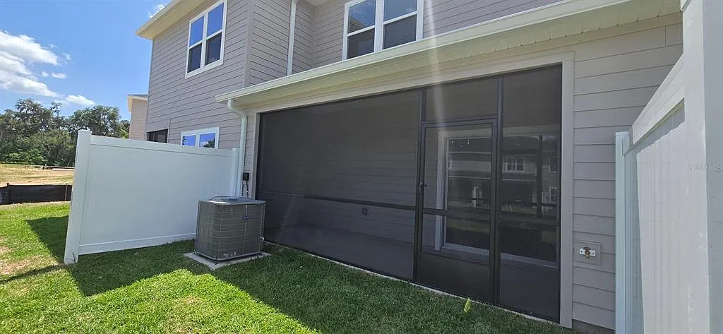 3 bed, 2.5 bath, 1707 sqft, $1,675 — Photo 2