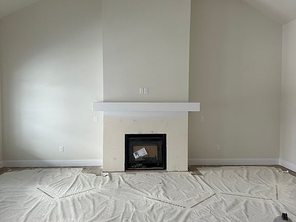 4th image of 143 S Chamberlain St #327