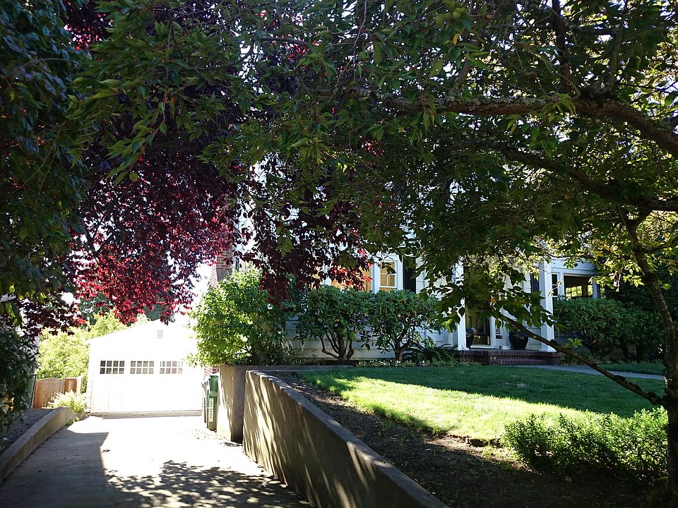 2nd image of 3323 46th Ave NE