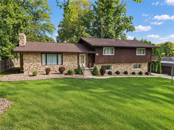 310 Fawnwood Dr, Tallmadge, OH 44278