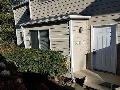 1st image of 5724 Wisteria Ln NE