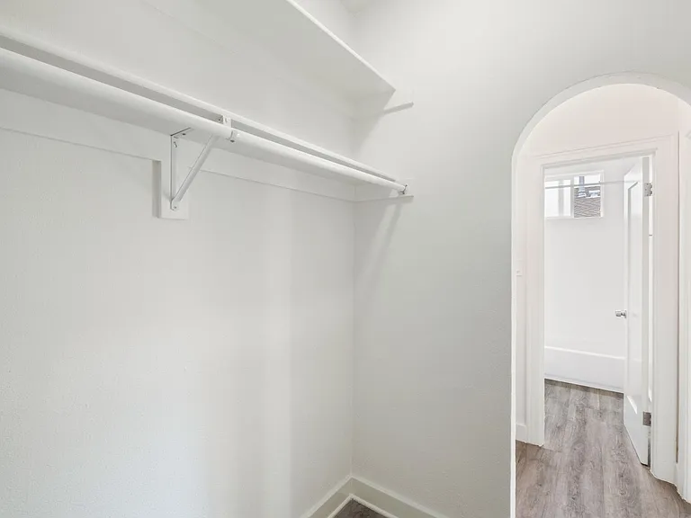 1623 N Mariposa — Photo 11
