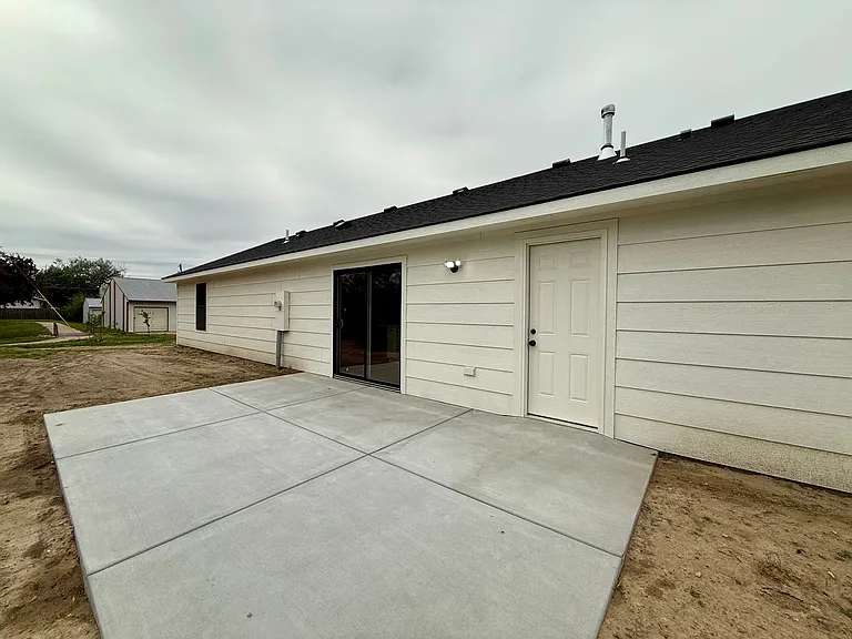 765 N Kansas Ct — Photo 26