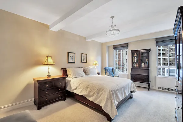 Sold by Douglas Elliman | media 22