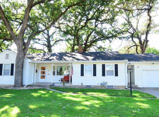 103 Oak Ct, Manchester, IA 52057