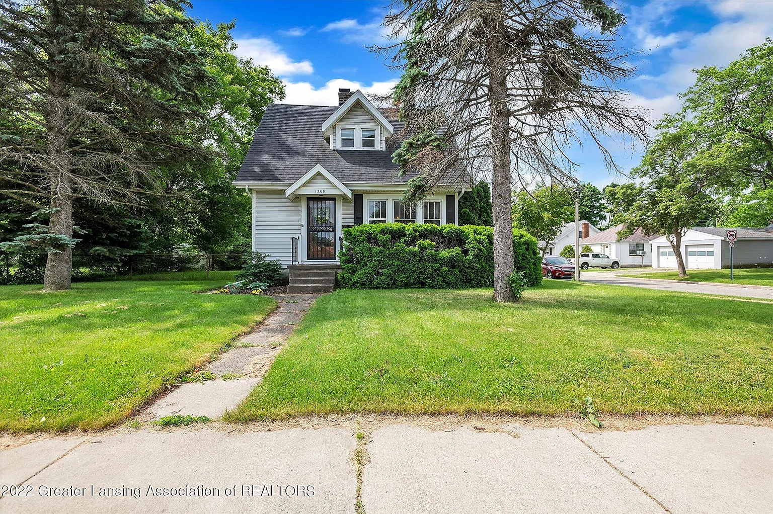 1300 E Mount Hope Ave photo 1