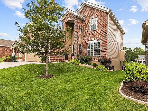 3rd image of 16673 Cherry Hollow Ct