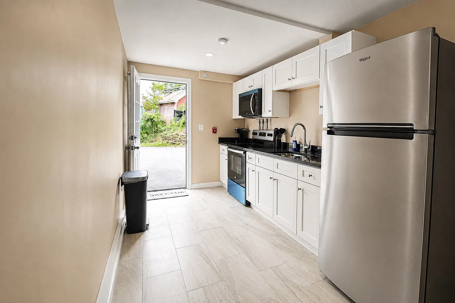 1 bed, $2,000 — Photo 2