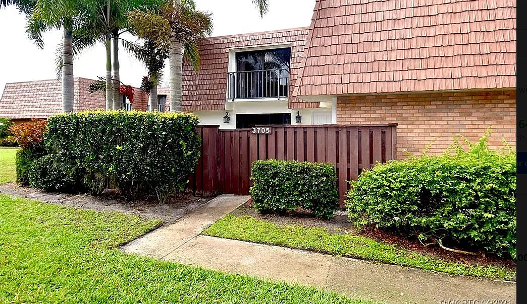 2 bed, 2.5 bath, 1217 sqft, $2,200 — Photo 1