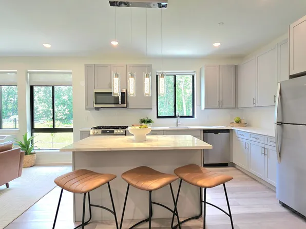 135-137 Fairfield Rd #209, Fairfield, NJ 07004