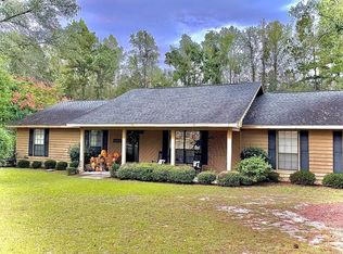320 Edgewood Dr, Blackshear, GA 31516