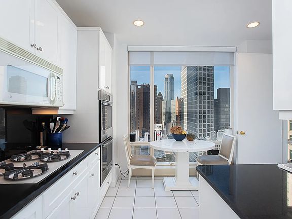 4th image of 1 Central Park N #26G