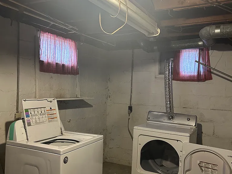 307 N Pine St — Photo 8