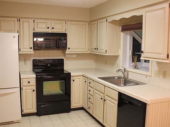 3rd image of 31825 Bayview Dr
