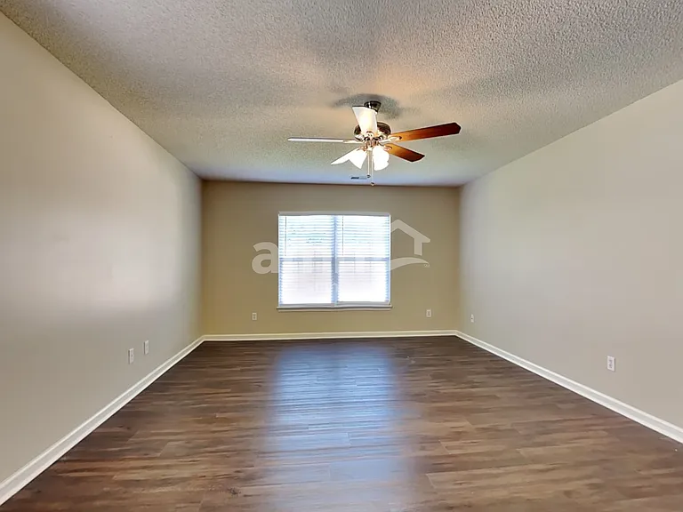 104 Reading Ct — Photo 9