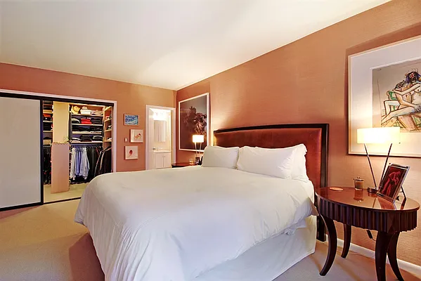 Sold by Corcoran | media 19