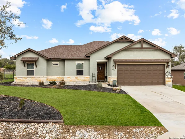 111 Clemente Zapata, Blanco, TX 78606