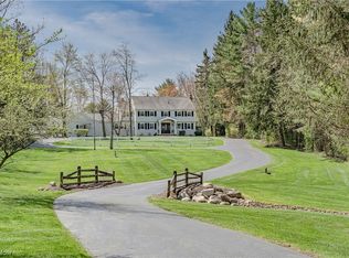 198 Kenton Rd, Chagrin Falls, OH 44022