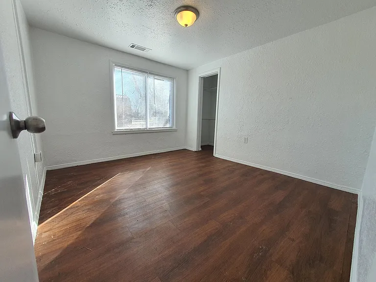 1137 Lloyd Dr — Photo 8