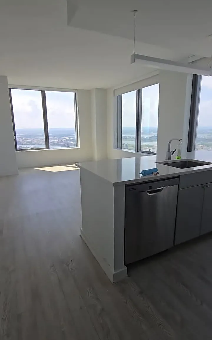 2 bed, 1000 sqft, $4,667 — Photo 4
