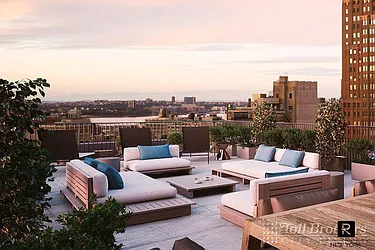 Rented by R New York